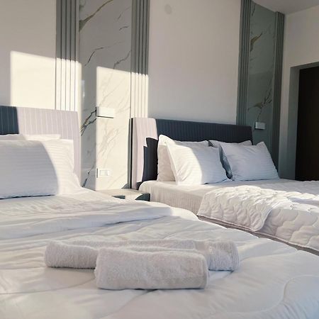 Apartments Fat E Jet - Pool & Breakfast ウルツィニ エクステリア 写真
