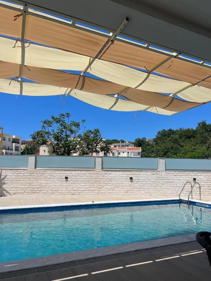 Apartments Fat E Jet - Pool & Breakfast ウルツィニ エクステリア 写真