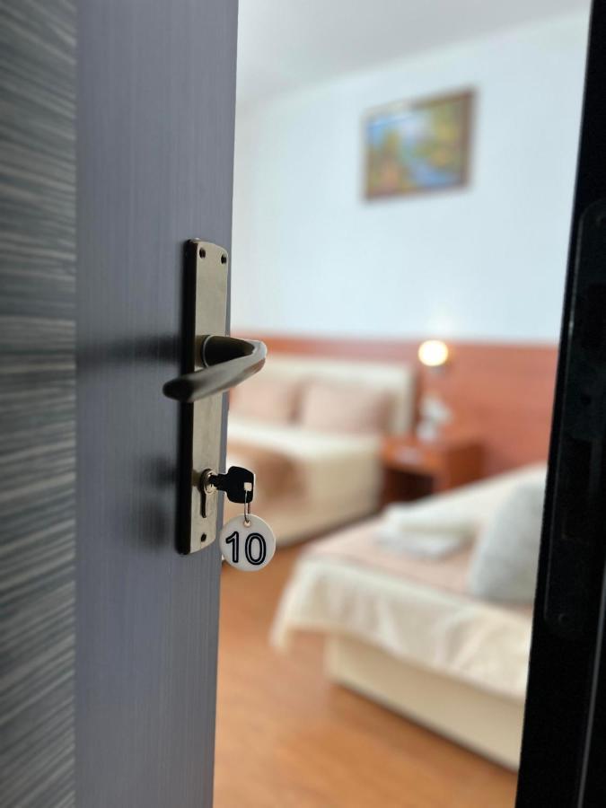 Apartments Fat E Jet - Pool & Breakfast ウルツィニ エクステリア 写真