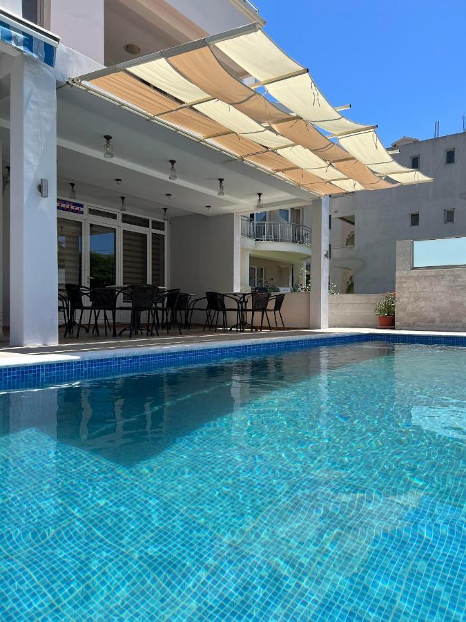 Apartments Fat E Jet - Pool & Breakfast ウルツィニ エクステリア 写真