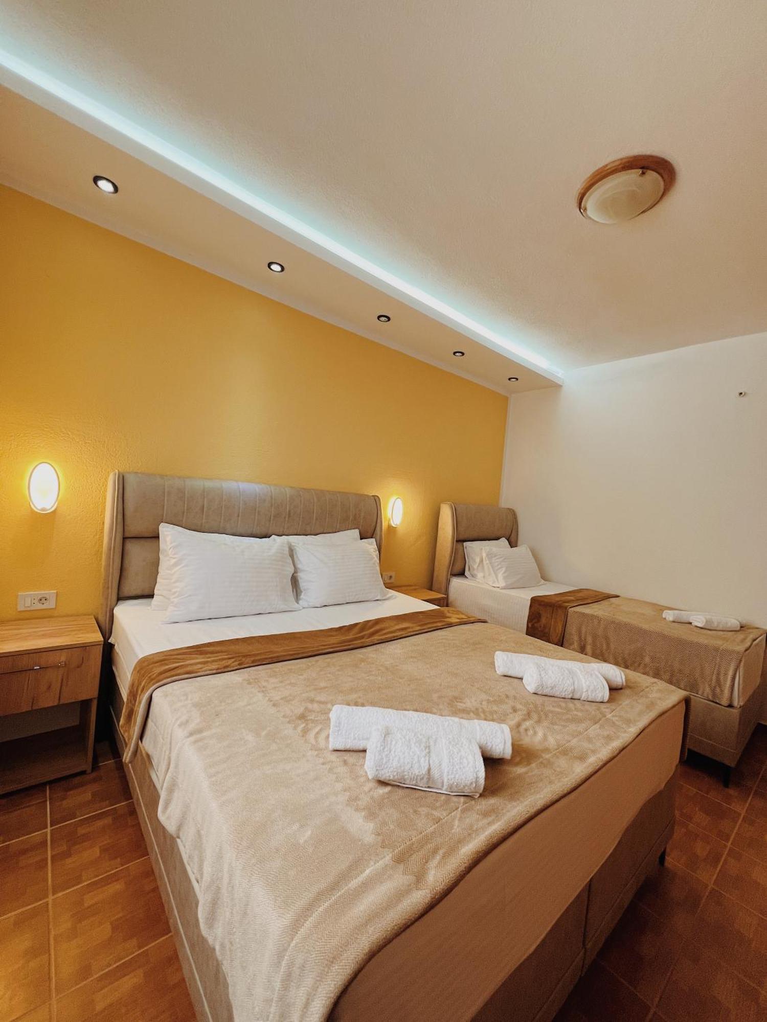 Apartments Fat E Jet - Pool & Breakfast ウルツィニ エクステリア 写真