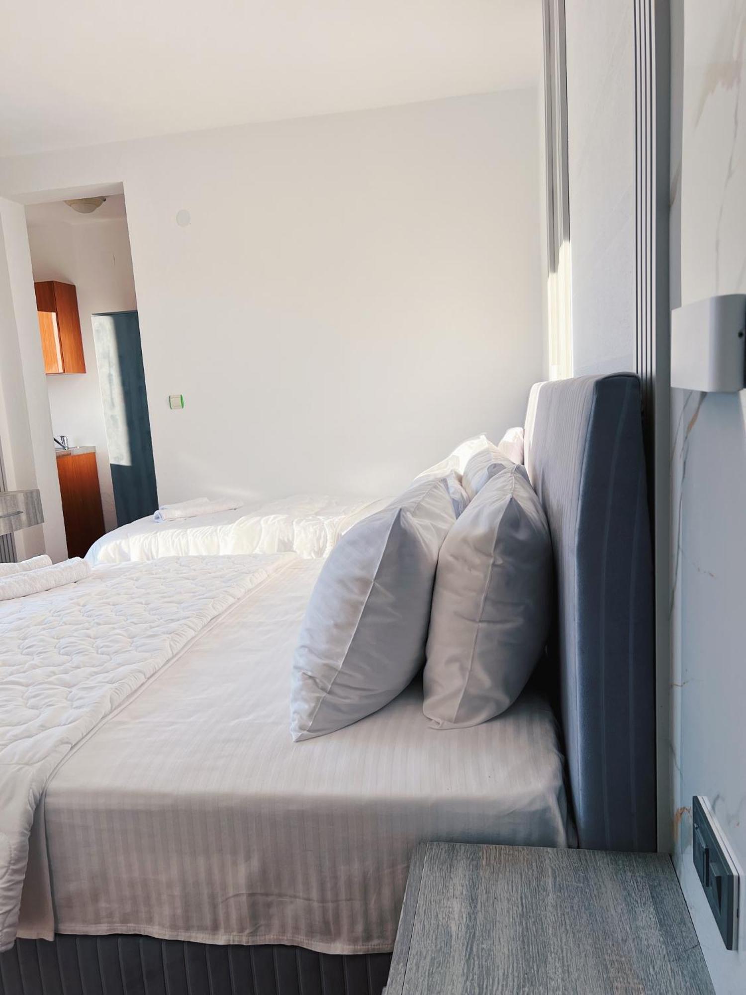 Apartments Fat E Jet - Pool & Breakfast ウルツィニ 部屋 写真