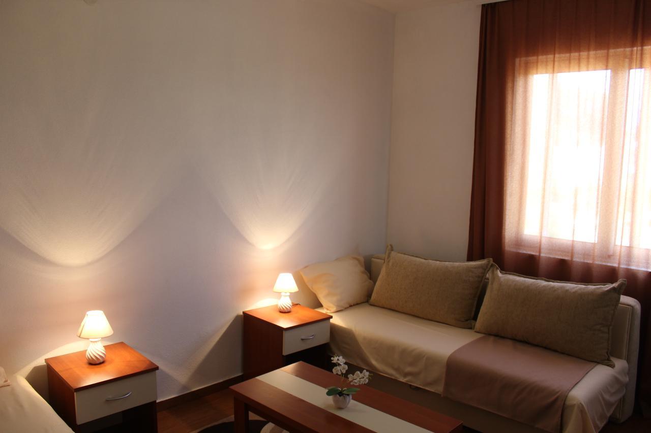 Apartments Fat E Jet - Pool & Breakfast ウルツィニ エクステリア 写真